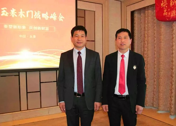王力玉米木门经销商张建明——跟随王力，永不后悔