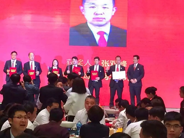 王力玉米木门经销商张建明——跟随王力，永不后悔