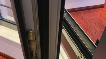 供应上海铝合金门窗--60断桥铝平开窗