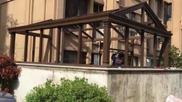 家中多一个阳光空间，屋里也一下子亮堂很多