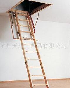 阁楼楼梯