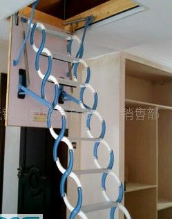 阁楼楼梯