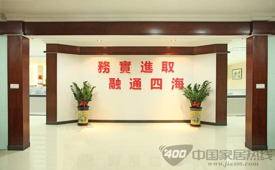 伟爵木门:2012年全方位扶持经销商发展 伟爵木门:2012年全方位扶持经销商发展
