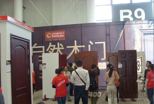 大自然木门广西尖峰时刻万人抢购现场火爆