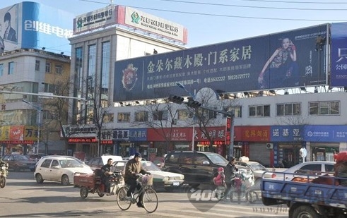 金朵尔巨幅户外广告闪耀山西临汾