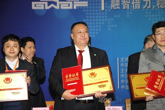 大自然木门成为中国木质门行业自律公约签约单位