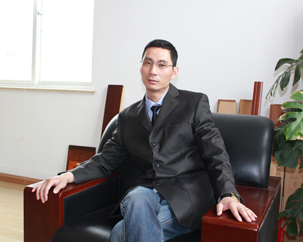 材源帝黄国荣:内外兼修,成就品牌新高度 材源帝黄国荣:内外兼修,成就品牌新高度