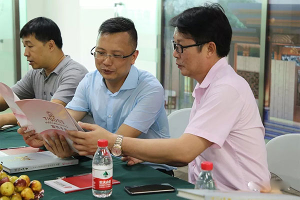 柳钢中金一行莅临东正宏骏参观指导,共促合作