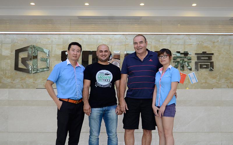 欢迎以色列客户到访荣高门业