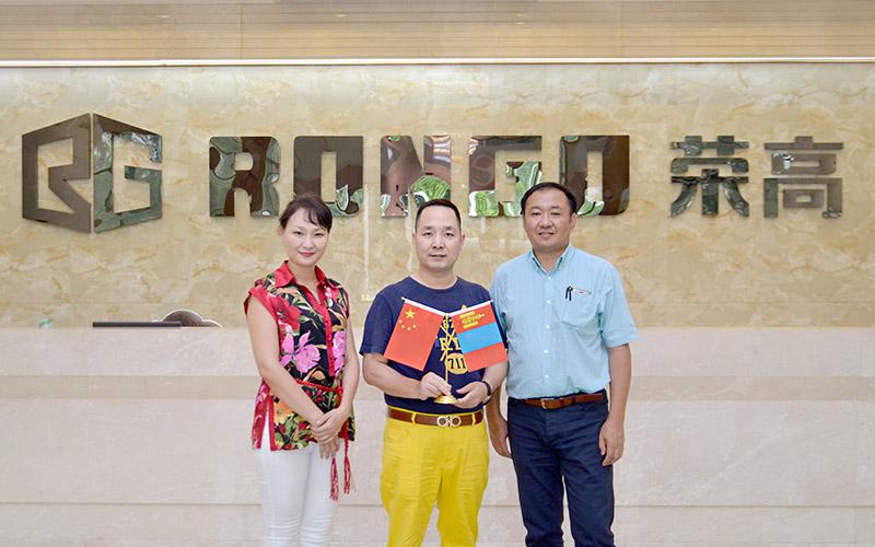 【特大喜讯】荣高门业再创高峰，成功签约蒙古总代理！