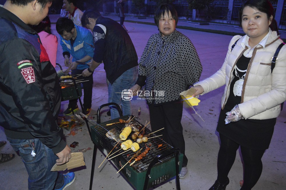 分享快乐 传递祝福：亿合门窗员工生日烧烤晚会温情上演！