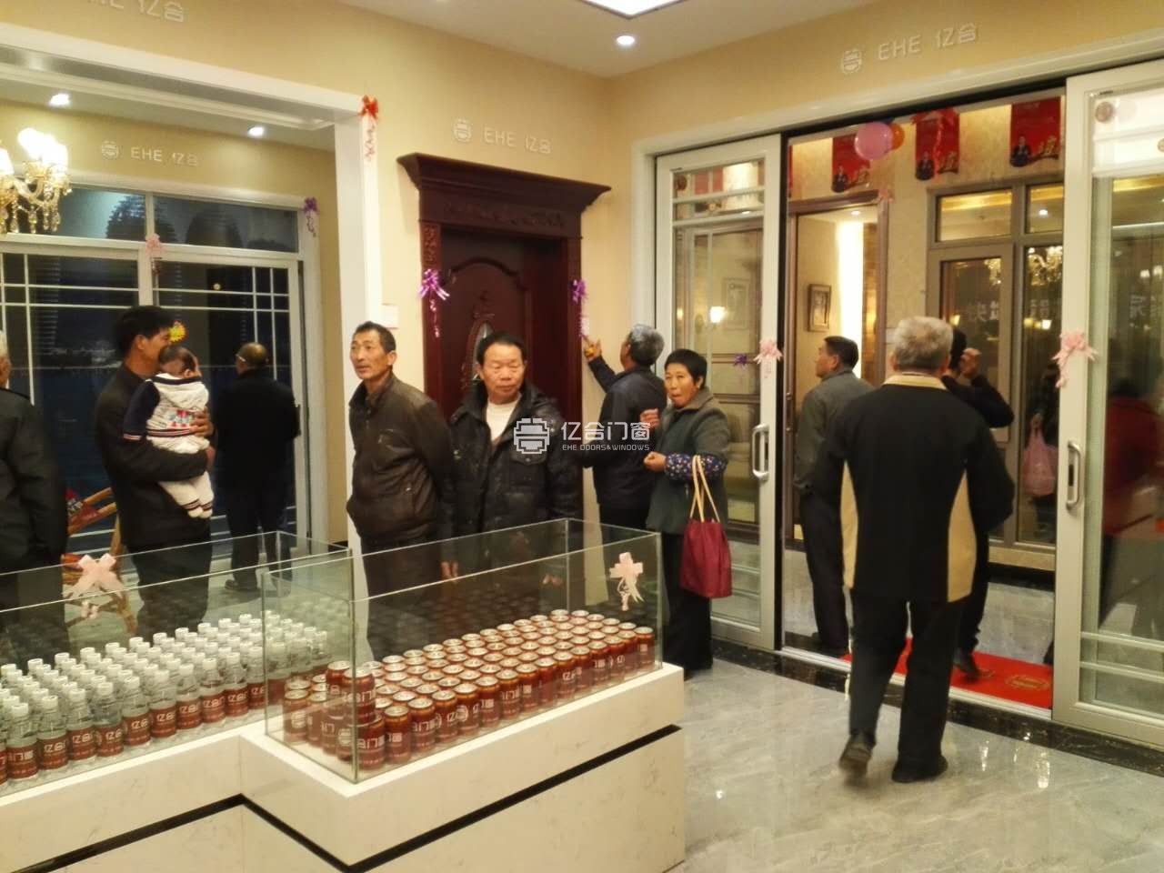 亿合门窗江西吉水门窗加盟旗舰店盛大开业,备受市民追捧! 亿合门窗江西吉水门窗加盟旗舰店盛大开业,备受市民追捧!