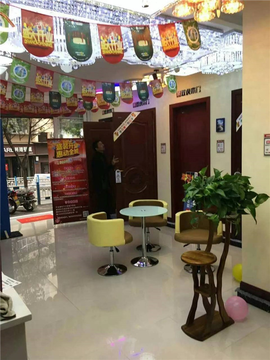 双虎木门巫山经销商：态度决定一切