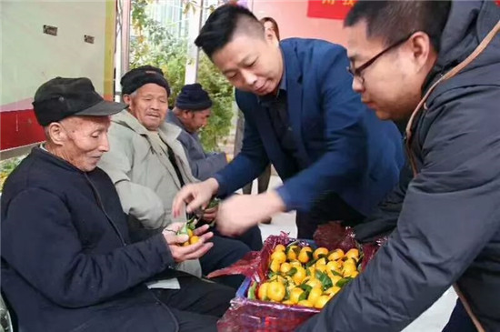 【正能量】库尔勒双虎木门:用我们的爱心托起老年人幸福的晚年 【正能量】库尔勒双虎木门:用我们的爱心托起老年人幸福的晚年