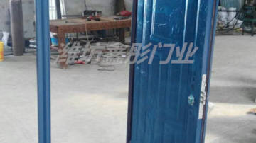 厂家直销长期供应鑫彤门业镀锌板地下室门储藏室门批发零售一手货源量大从优