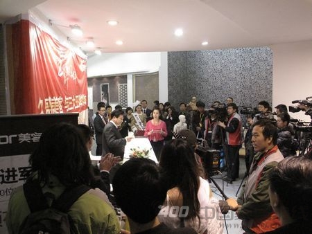 墙纸厂家王者典范:久盛•美客壁纸称霸 “亚洲第一”墙纸展会 久盛•美客壁纸