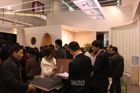 墙纸厂家王者典范:久盛•美客壁纸称霸 “亚洲第一”墙纸展会 久盛•美客壁纸