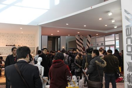 墙纸厂家王者典范:久盛•美客壁纸称霸 “亚洲第一”墙纸展会 久盛•美客壁纸