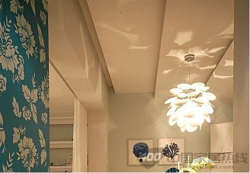 墙纸混搭风潮来袭 感受经典墙纸的别样魅力 墙纸混搭风潮来袭 感受经典墙纸的别样魅力