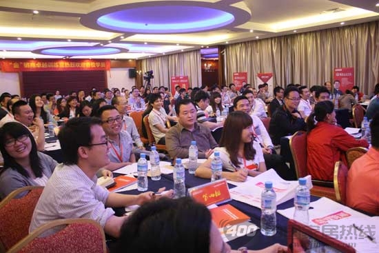 吴老师授课的风趣让现场气氛愉悦