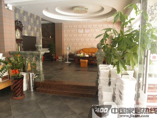 春意之家引进高档进口墙纸和德国环保墙纸胶