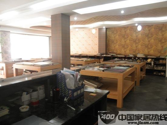 春意之家引进高档进口墙纸和德国环保墙纸胶