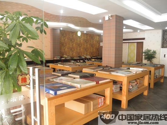 春意之家引进高档进口墙纸和德国环保墙纸胶