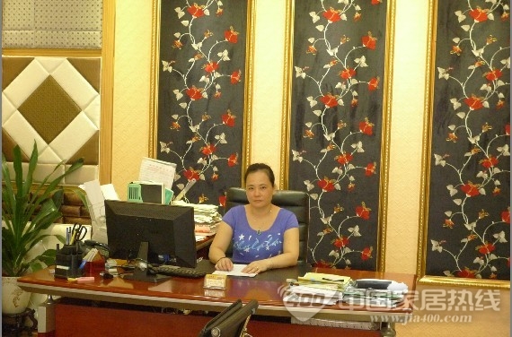 乐从港之庭墙纸经销商林少君：设身处地为客户考虑