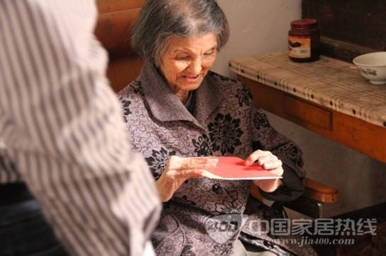 兰卡壁纸：“2012感恩中国行·关爱孤寡老人”公益活动正式开启