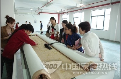 领绣无缝刺绣墙：2012经销商大会顺利召开