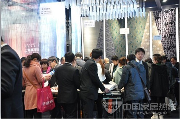 墙纸墙布博览会第一天，蒂凡尼壁纸展会吸引众多加盟商