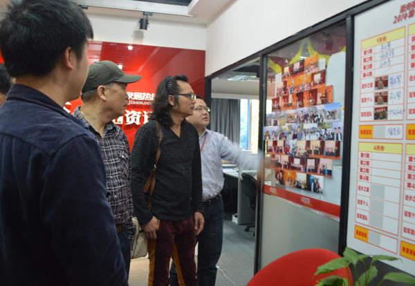 龙信壁纸领导一行莅临慧亚传媒参观考察 龙信壁纸领导一行莅临慧亚传媒参观考察