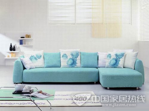 布艺沙发引领家居风尚 保养护理要细致