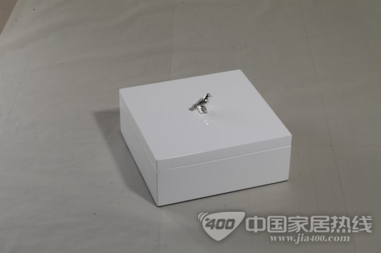 创意饰品：用创意点亮家居空间