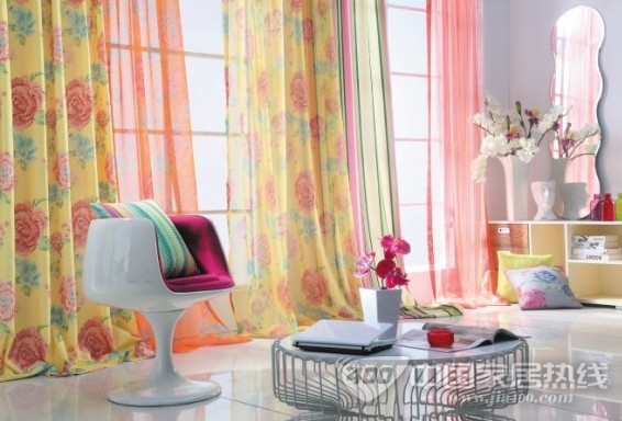 窗帘色彩搭配 让夏天在清凉中更有情调 窗帘色彩搭配 让夏天在清凉中更有情调