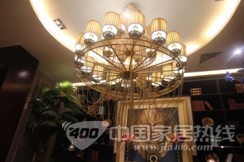 多莫斯吊灯：奢华与典雅