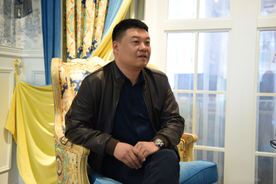 如鱼得水窗帘加盟商分享成功秘诀：选对品牌很重要