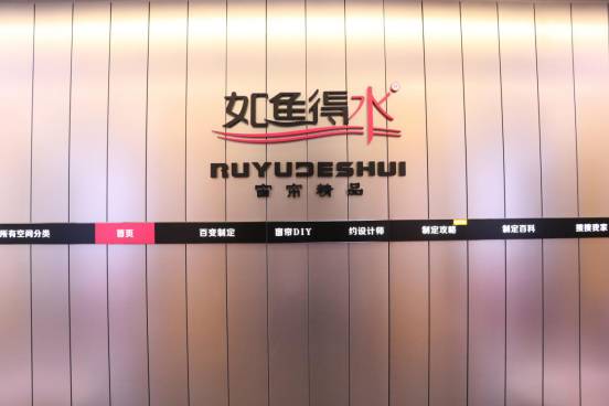 一张“挑手机灯夜战”图引发的…… 一张“挑手机灯夜战”图引发的……