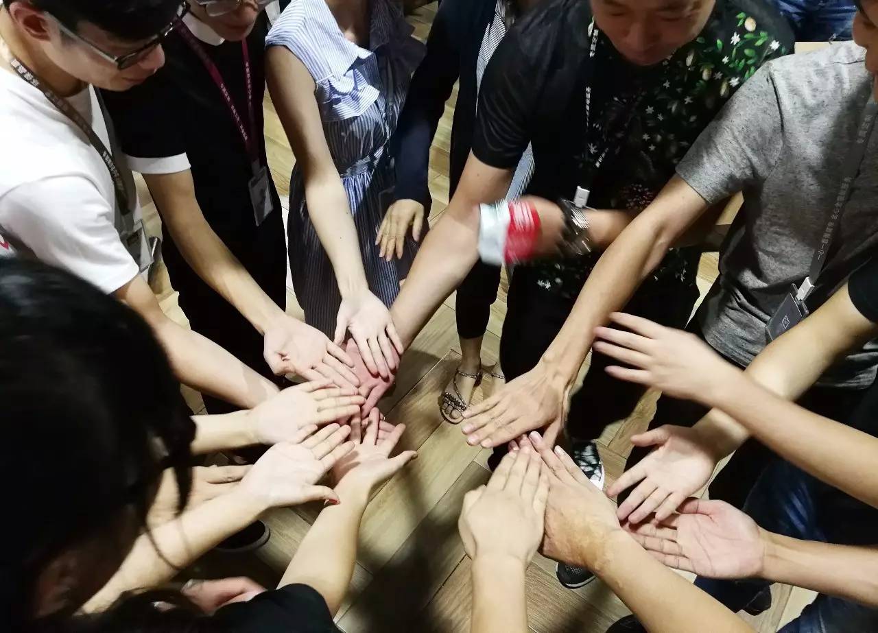 热烈祝贺如鱼得水首届管理层及储备干部的培训学习会议圆满成功！