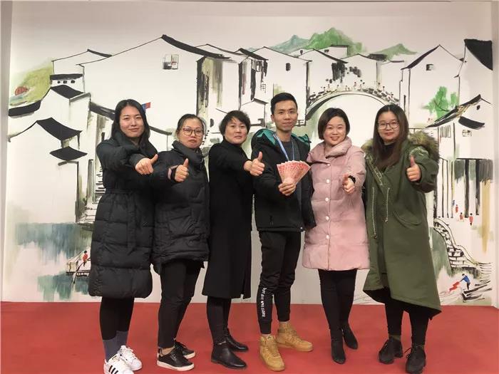 商学院 | 第八十七届导购精英班,圆满结业! 商学院 | 第八十七届导购精英班,圆满结业!