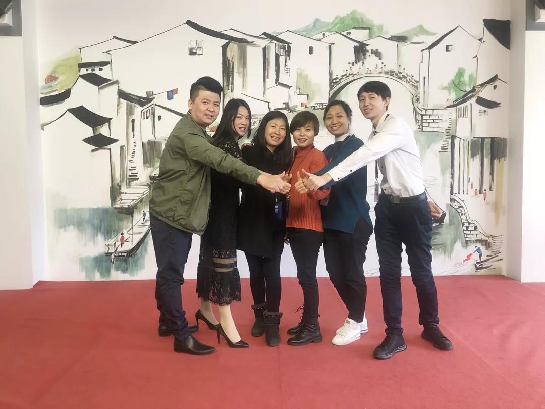 热烈祝贺第九十届导购精英班圆满结业! 热烈祝贺第九十届导购精英班圆满结业!
