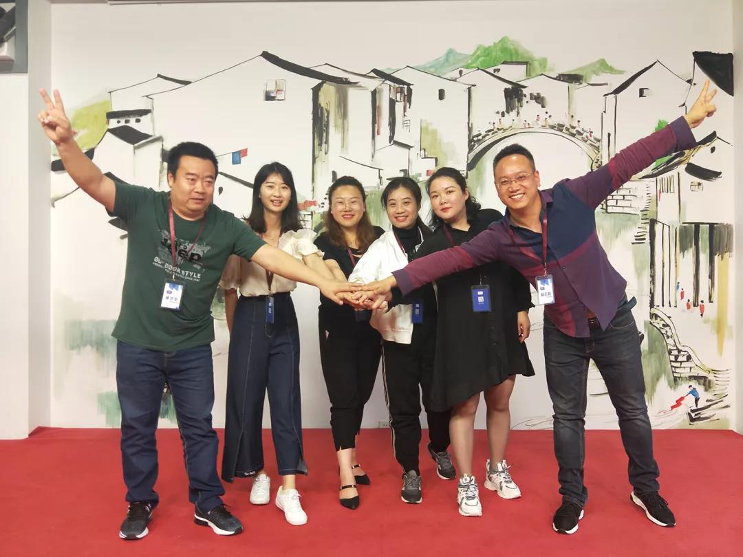 热烈祝贺商学院第94届导购精英班圆满结业