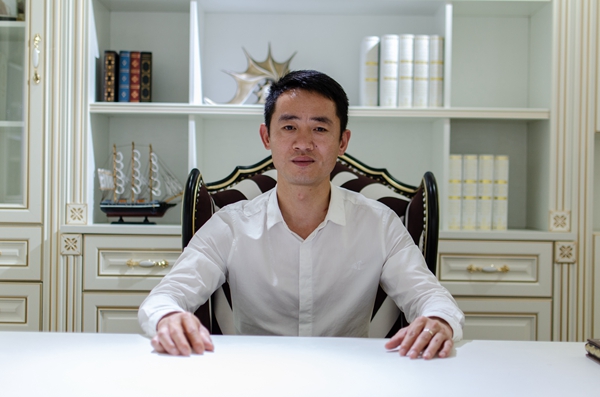 生产二部总监 陈忠.jpg