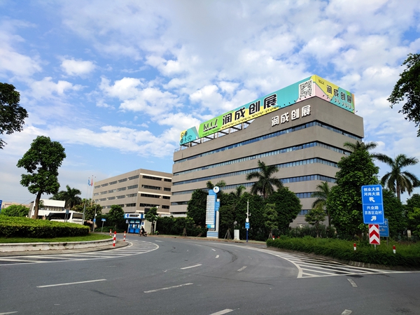 P90628-075857.jpg
