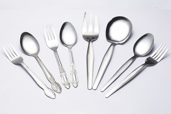 不锈钢餐具怎么清洁保养 不锈钢餐具怎么清洁保养