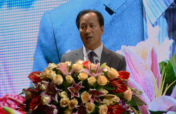 索菲亚董事长江淦钧:群策群力 开创中国定制力量崭新明天 索菲亚董事长江淦钧:群策群力 开创中国定制力量崭新明天