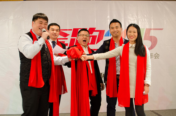 神秘人惊现慧亚2015年会,是惊喜还是惊吓? 神秘人惊现慧亚2015年会,是惊喜还是惊吓?