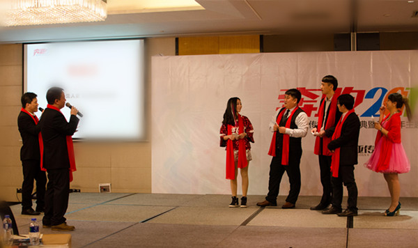 神秘人惊现慧亚2015年会,是惊喜还是惊吓? 神秘人惊现慧亚2015年会,是惊喜还是惊吓?