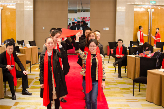 “奔跑2015”——慧亚传媒六周年庆典主题年会圆满落幕 “奔跑2015”——慧亚传媒六周年庆典主题年会圆满落幕
