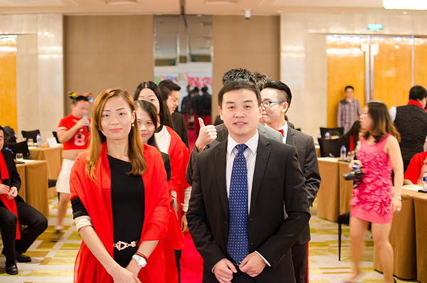 “奔跑2015”——2015慧亚企业主题年会圆满落幕 “奔跑2015”——2015慧亚企业主题年会圆满落幕